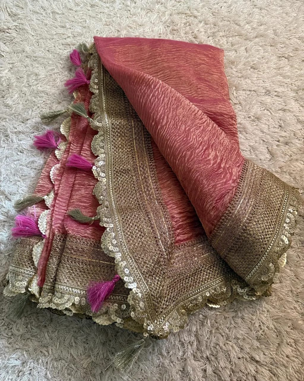 Sunehra Gulab Saree